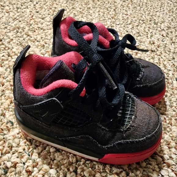 Baby Jordan's Black and Pink, Size 6C - Picture 5 of 7